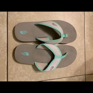 The Northface Flip Flops size 6.5 excellent used condition